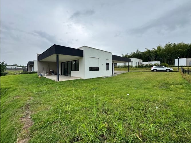 Casa de 3 alcobas en venta en Cerritos, Pereira, 218 m² · foto 4 de 14