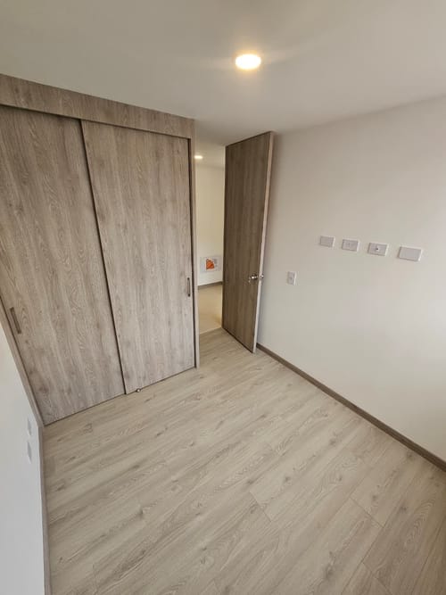 Apartamento de 3 alcobas en venta en Zona Industrial No. 1, Itagüí, 68 m² · foto 14 de 24