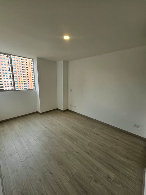 Apartamento de 3 alcobas en venta en Zona Industrial No. 1, Itagüí, 68 m² · foto 3 de 24