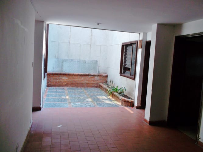 Casa de 6 alcobas en arriendo en Los Angeles, Medellín, 150 m² · foto 6 de 10