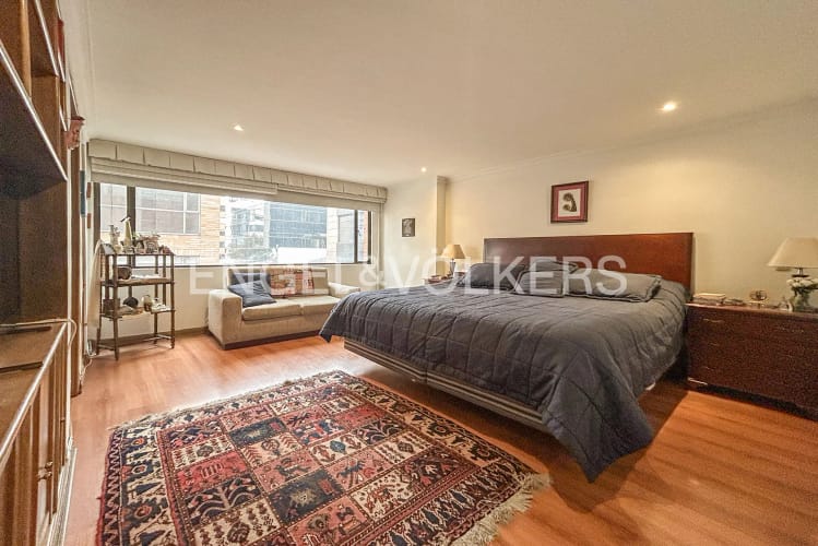 Apartamento de 3 alcobas en venta en La Carolina, Bogotá, 165 m² · foto 8 de 13