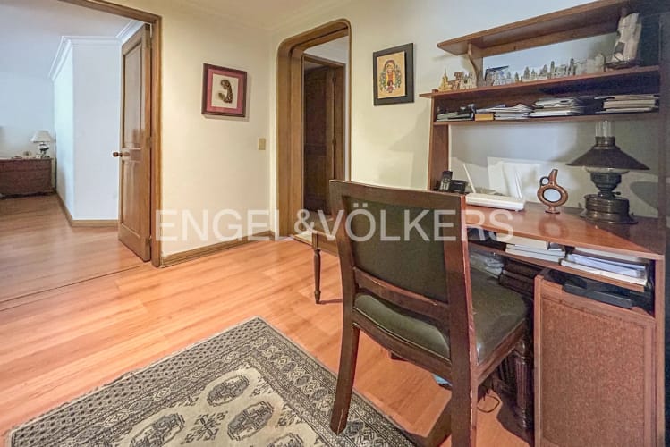 Apartamento de 3 alcobas en venta en La Carolina, Bogotá, 165 m² · foto 6 de 13