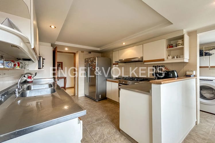 Apartamento de 3 alcobas en venta en La Carolina, Bogotá, 165 m² · foto 5 de 13