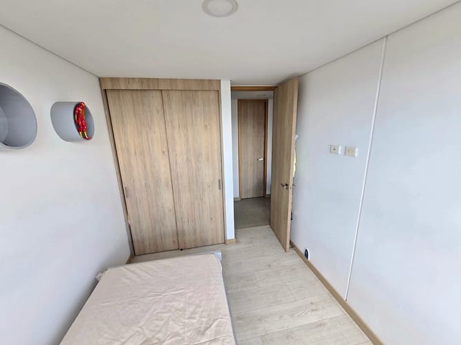 Apartamento de 3 alcobas en venta en Altos Del Poblado, Medellín, 78 m² · foto 3 de 18