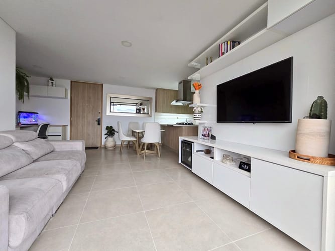 Apartamento de 3 alcobas en venta en Altos Del Poblado, Medellín, 78 m² · foto 4 de 18