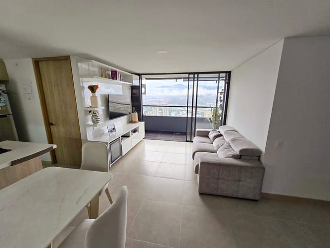 Apartamento de 3 alcobas en venta en Altos Del Poblado, Medellín, 78 m² · foto 5 de 18