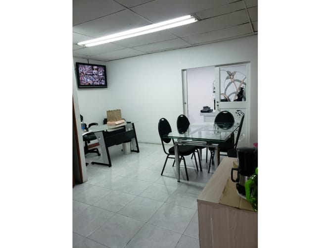 Bodega en arriendo en Perpetuo Socorro, Medellín, 926 m² · foto 7 de 8