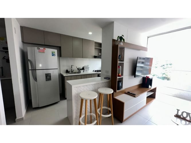 Apartamento de 3 alcobas en arriendo en Los Colores, Medellín, 70 m² · foto 2 de 21