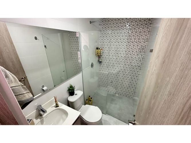 Apartamento de 3 alcobas en arriendo en Los Colores, Medellín, 70 m² · foto 7 de 21