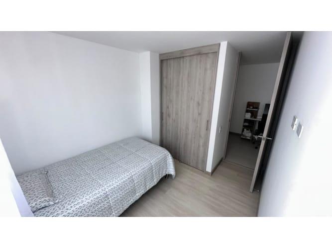 Apartamento de 3 alcobas en arriendo en Los Colores, Medellín, 70 m² · foto 8 de 21