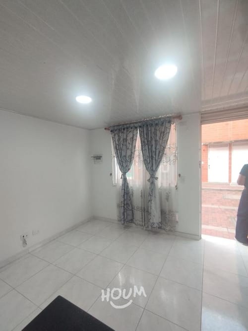Casa de 2 alcobas en venta en Linconl, Soacha, 57 m² · foto 2 de 14