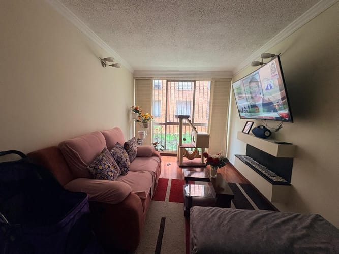 Apartamento de 3 alcobas en venta en Hayuelos, Bogotá, 67 m² · foto 3 de 16