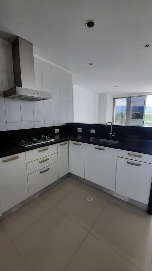 Apartamento de 3 alcobas en venta en Cañaveral, Floridablanca, 117 m² · foto 6 de 16