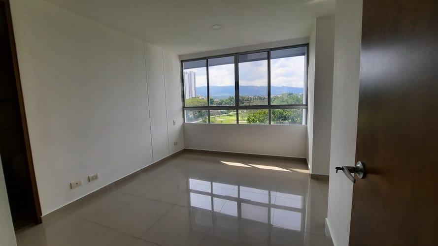 Apartamento de 3 alcobas en venta en Cañaveral, Floridablanca, 117 m² · foto 2 de 16