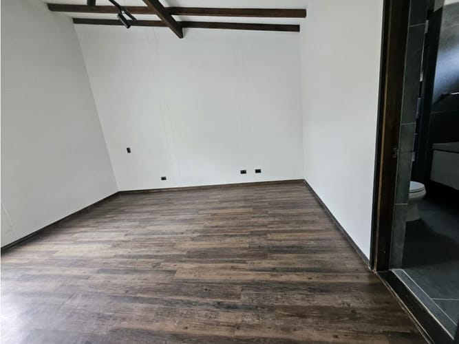 Casa de 3 alcobas en venta en Pantanillo, Envigado, 330 m² · foto 19 de 21