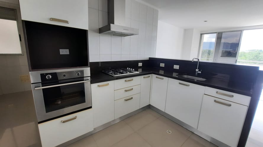 Apartamento de 3 alcobas en venta en Cañaveral, Floridablanca, 117 m² · foto 7 de 16