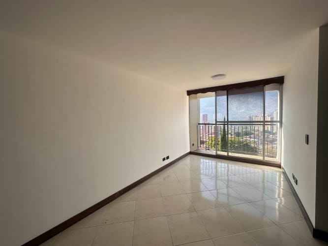 Apartamento de 3 alcobas en venta en El Rosario, Bello, 63 m² · foto 2 de 15