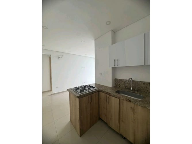 Apartamento de 2 alcobas en venta en Rodadero Sur, Santa Marta, 54 m² · foto 2 de 18