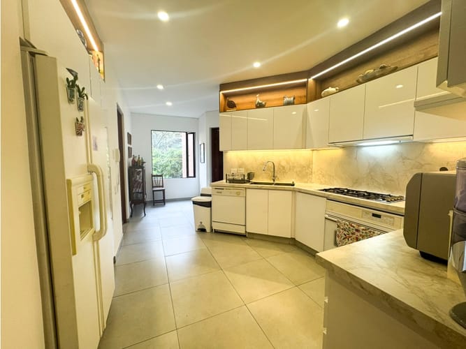 Apartamento de 3 alcobas en arriendo en Altos De Bella Suiza, Bogotá, 276 m² · foto 3 de 24