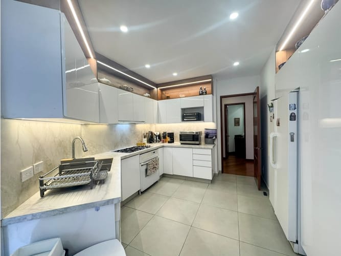 Apartamento de 3 alcobas en arriendo en Altos De Bella Suiza, Bogotá, 276 m² · foto 4 de 24