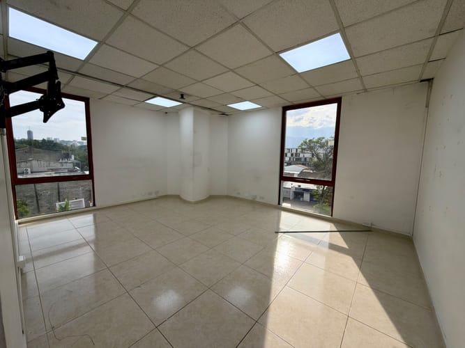 Oficina en arriendo en Ciudad Jardin, Cali, 154 m² · foto 2 de 11