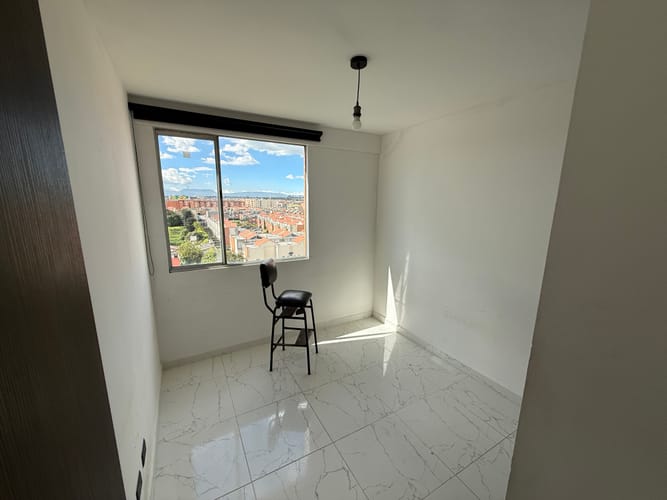 Apartamento de 3 alcobas en venta en Ub Alicante, Mosquera, 87 m² · foto 5 de 13