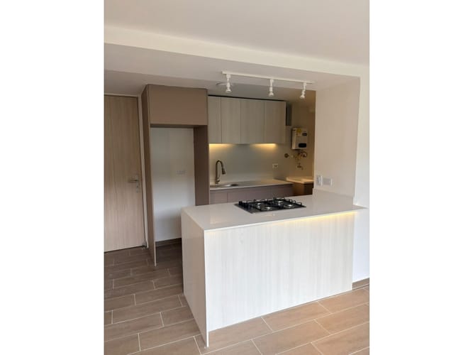 Apartamento de 2 alcobas en arriendo en Loma De San Jose, Sabaneta, 54 m² · foto 5 de 21