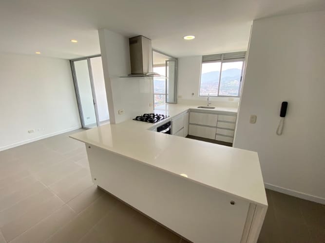 Apartamento de 3 alcobas en arriendo en Castropol, Medellín, 110 m² · foto 5 de 18
