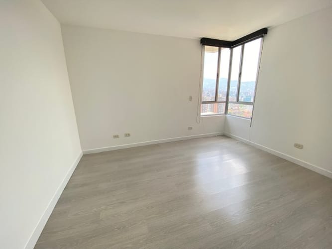 Apartamento de 3 alcobas en arriendo en Castropol, Medellín, 110 m² · foto 8 de 18