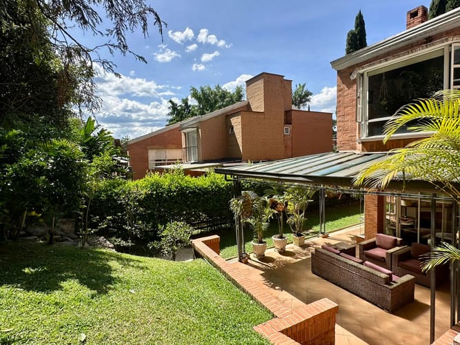 Casa de 4 alcobas en arriendo en Las Lomas, Medellín, 265 m² · foto 2 de 24
