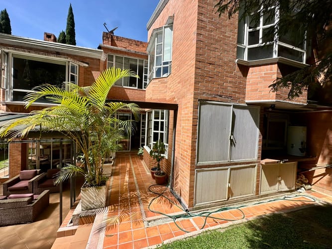 Casa de 4 alcobas en arriendo en Las Lomas, Medellín, 265 m² · foto 3 de 24