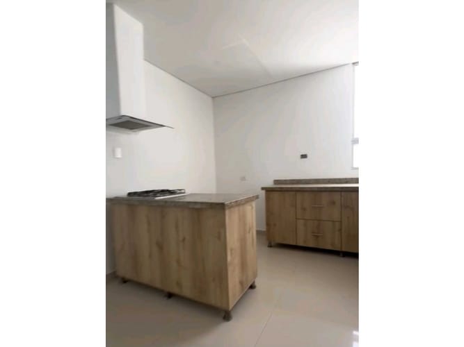 Apartamento de 3 alcobas en venta en Rodadero Sur, Santa Marta, 96 m² · foto 4 de 23