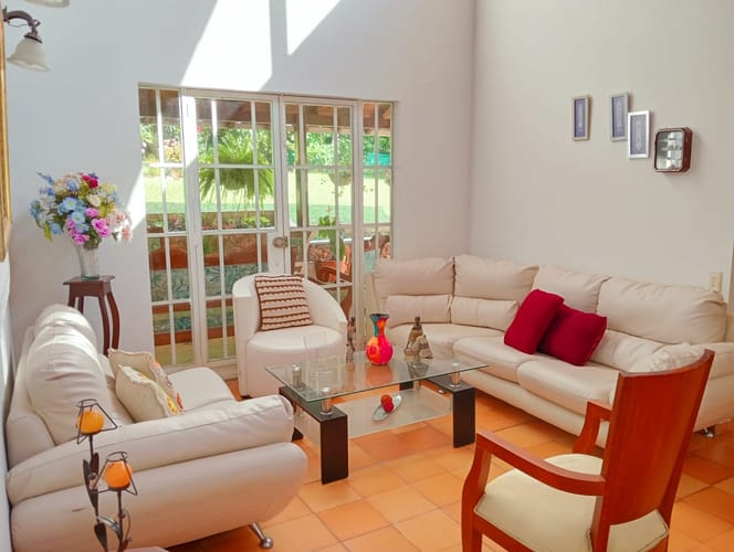 Casa de 4 alcobas en venta en Guayanas, Floridablanca, 1080 m² · foto 4 de 12