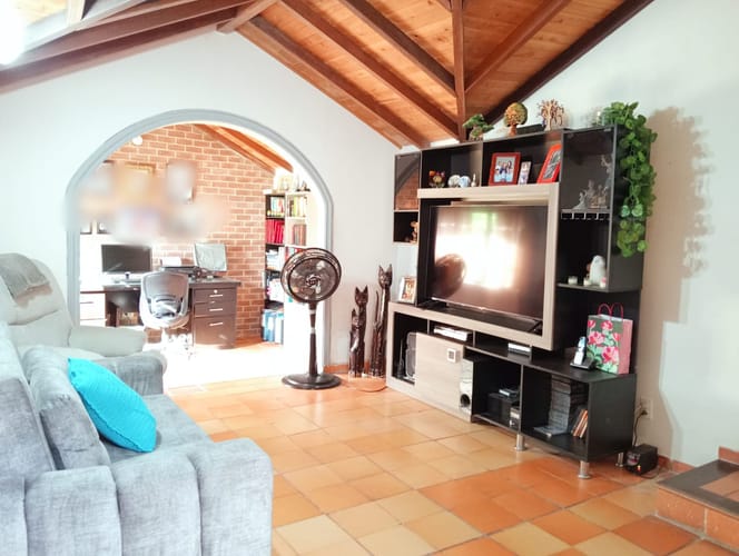 Casa de 4 alcobas en venta en Guayanas, Floridablanca, 1080 m² · foto 6 de 12