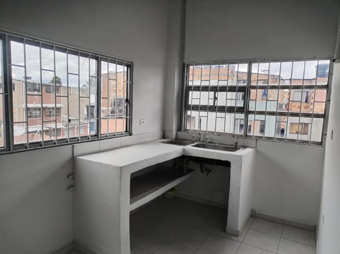 Casa de 5 alcobas en arriendo en Ciudad Quirigua, Bogotá, 252 m² · foto 7 de 24