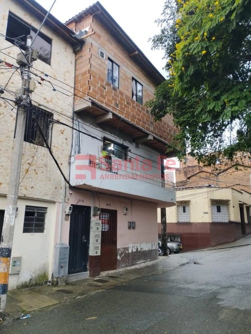 Apartamento de 2 alcobas en arriendo en Aranjuez, Medellín, 48 m² · foto 2 de 10
