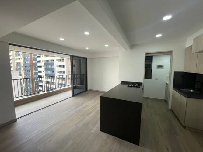 Apartamento de 3 alcobas en arriendo en Ciudad Del Río, Medellín, 79 m² · foto 3 de 17