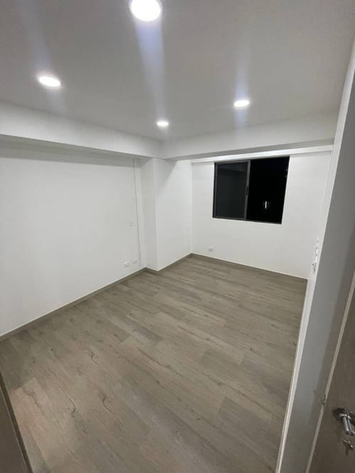 Apartamento de 3 alcobas en arriendo en Ciudad Del Río, Medellín, 79 m² · foto 4 de 17