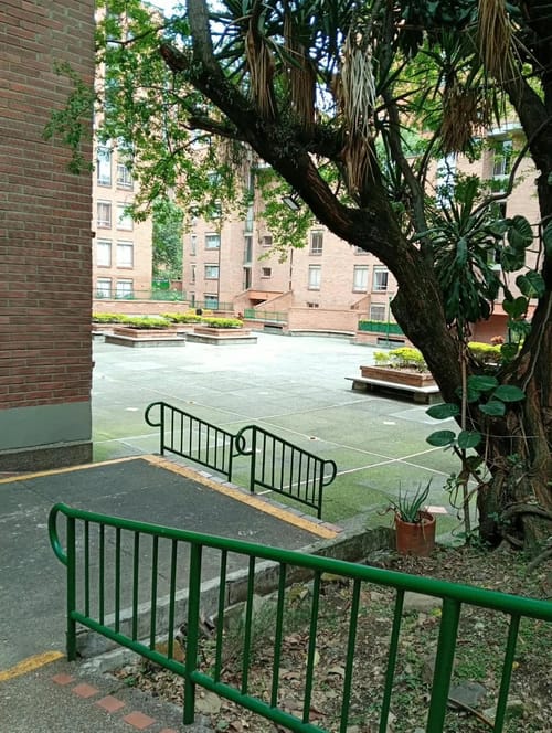 Apartamento de 2 alcobas en venta en Conquistadores, Medellín, 89 m² · foto 3 de 10