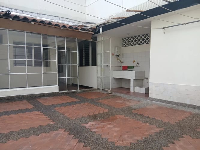 Casa de 4 alcobas en arriendo en Conquistadores, Medellín, 200 m² · foto 6 de 10