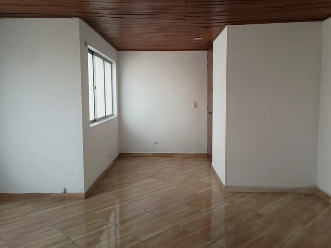 Apartamento de 2 alcobas en arriendo en Naranjal, Medellín, 75 m² · foto 2 de 10