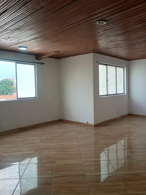 Apartamento de 2 alcobas en arriendo en Naranjal, Medellín, 75 m² · foto 4 de 10
