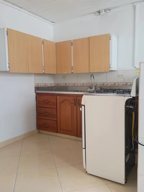 Apartamento de 2 alcobas en arriendo en Naranjal, Medellín, 75 m² · foto 6 de 10