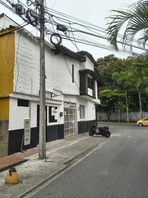 Apartamento en arriendo en Los Alcazares, Medellín, 40 m² · foto 2 de 9