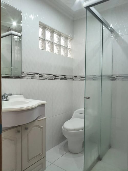 Casa de 3 alcobas en arriendo en Los Alcazares, Medellín, 104 m² · foto 7 de 10