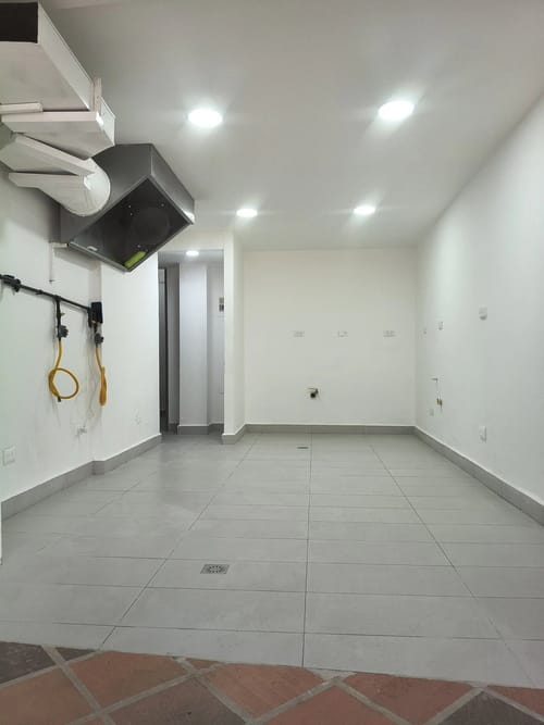 Local en arriendo en Calasanz, Medellín, 19 m² · foto 2 de 4