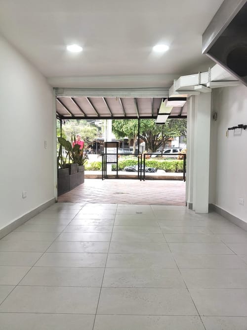 Local en arriendo en Calasanz, Medellín, 19 m² · foto 3 de 4