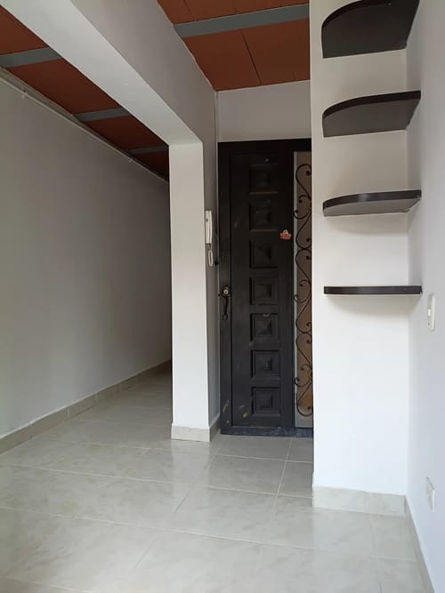 Apartamento de 2 alcobas en arriendo en La Pinuela, Medellín, 55 m² · foto 3 de 10
