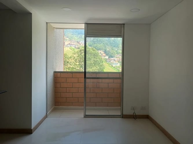 Apartamento de 3 alcobas en arriendo en Robledo, Medellín, 48 m² · foto 2 de 10