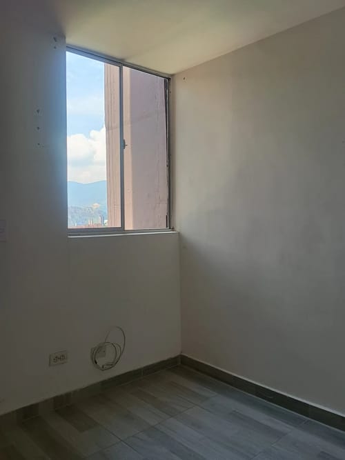 Apartamento de 3 alcobas en arriendo en Aures No.1, Medellín, 40 m² · foto 7 de 10